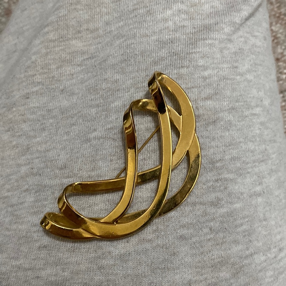 Brooch